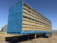 1982 Freighter 4x2 Livestock Crate