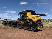 2019 Cr 8.90 New Holland & 2023 D145 Macdon Front